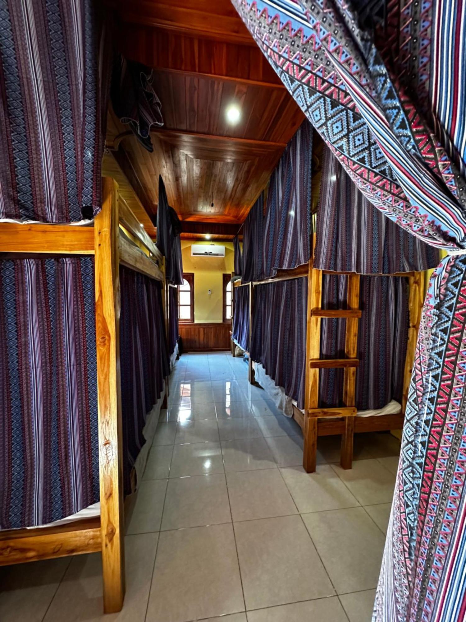 La Casa Nostra Hostel Luang Prabang Exterior photo