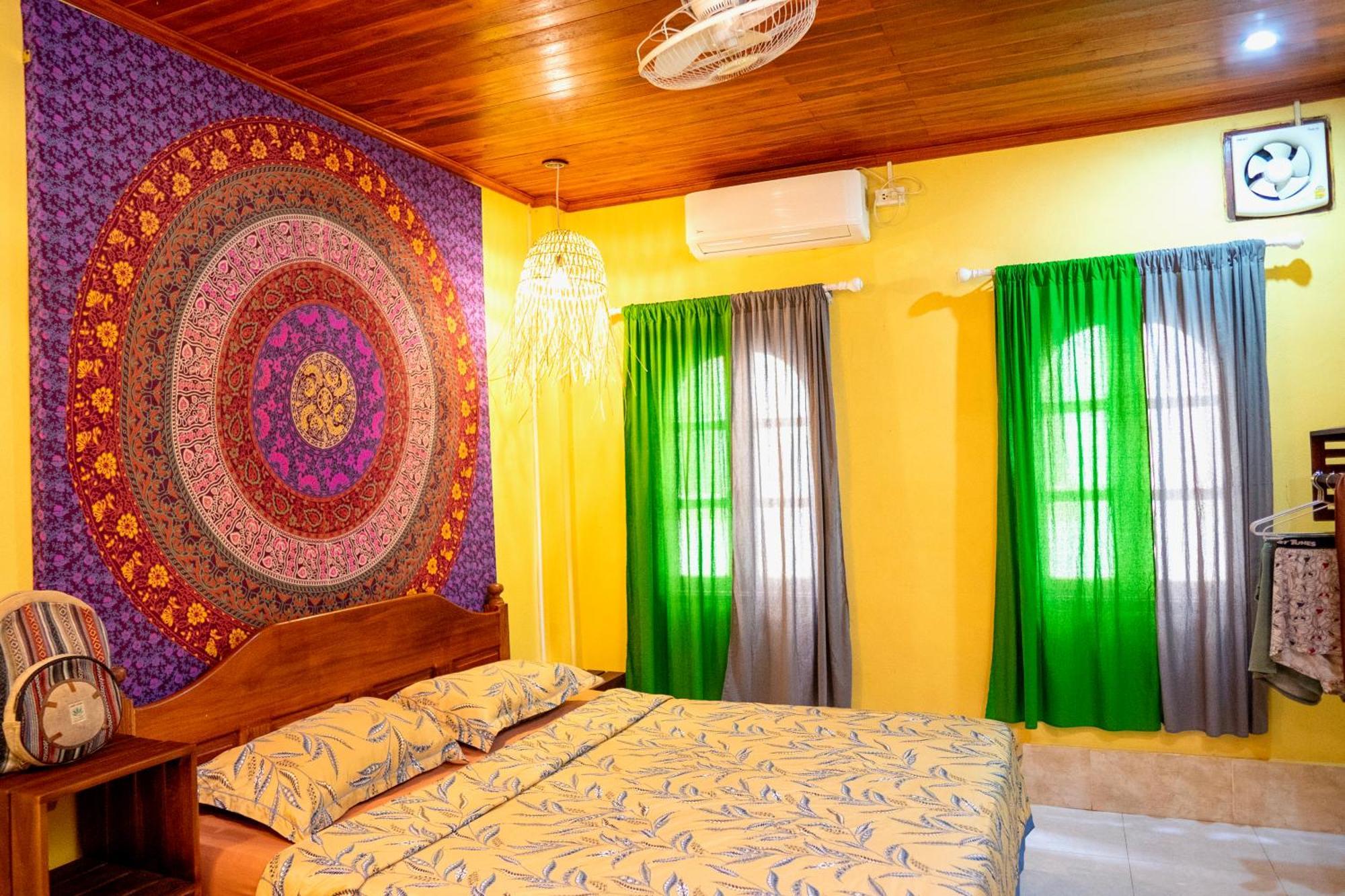 La Casa Nostra Hostel Luang Prabang Exterior photo