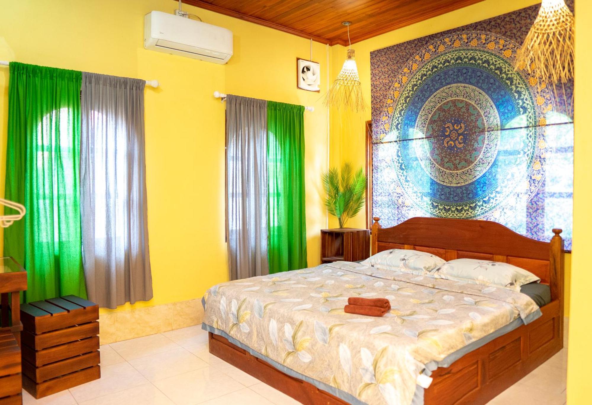 La Casa Nostra Hostel Luang Prabang Exterior photo